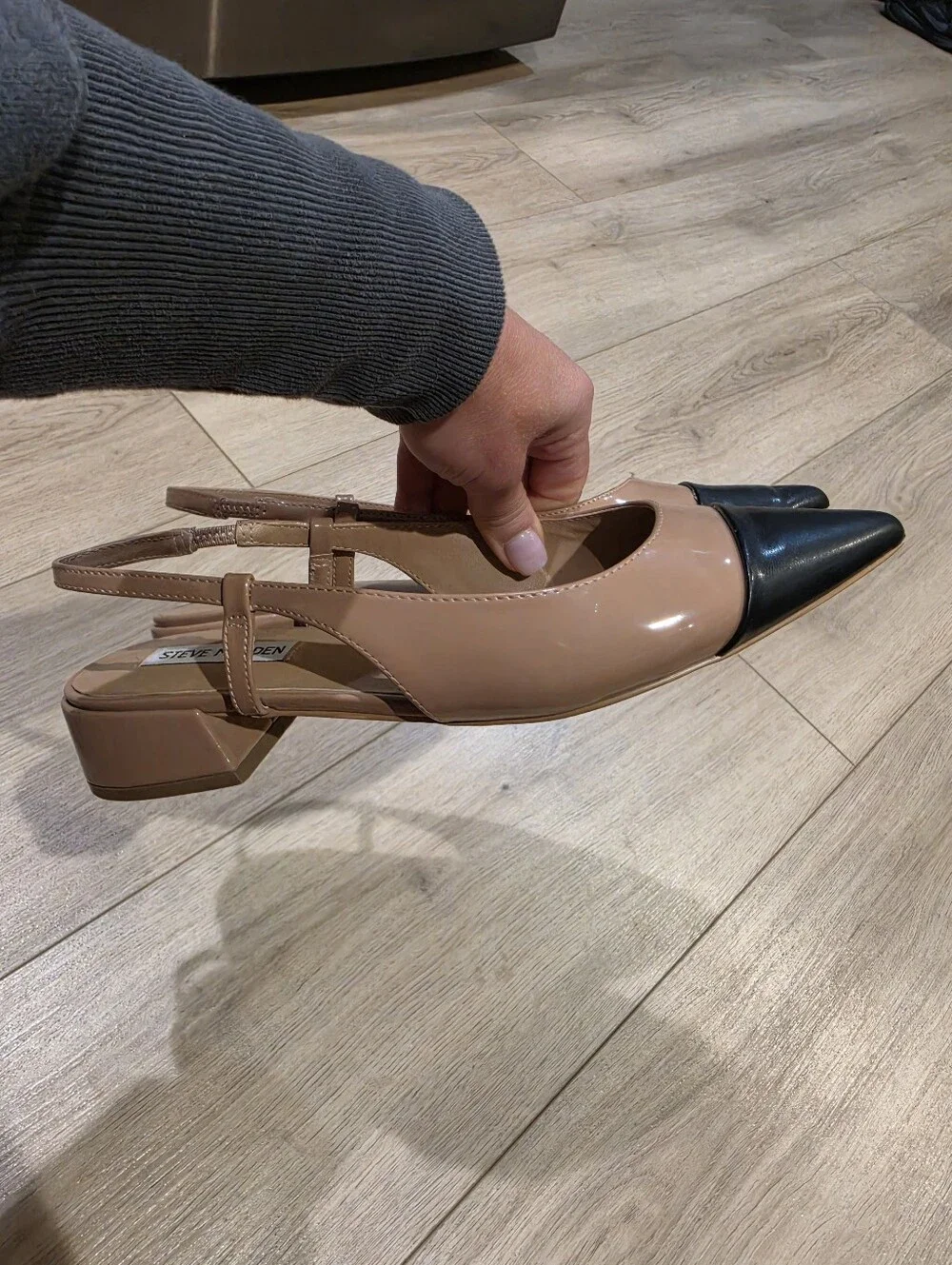 Steve Madden Allure Two-Tone Cap Toe Slingback Flats Nude Black Size 9